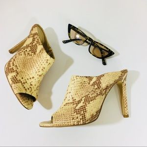 Lux Ann Taylor Snake Skin peep toe Heel